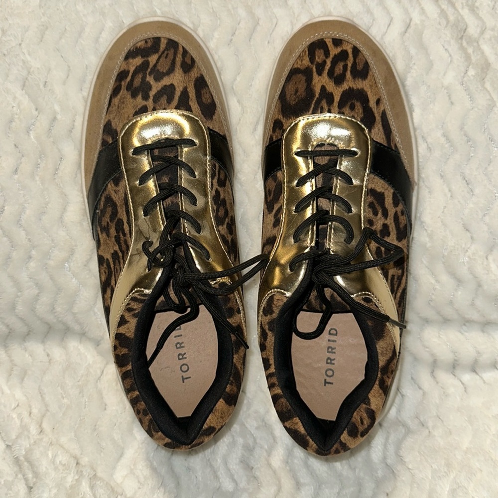 Like-new Size 10 Wide Torrid Women’s Leopard-print sneakers with gold accent